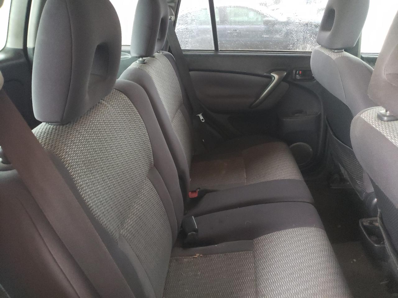 Photo 6 from auction – 2005 TOYOTA RAV4 with VIN JTEGD20V356000245