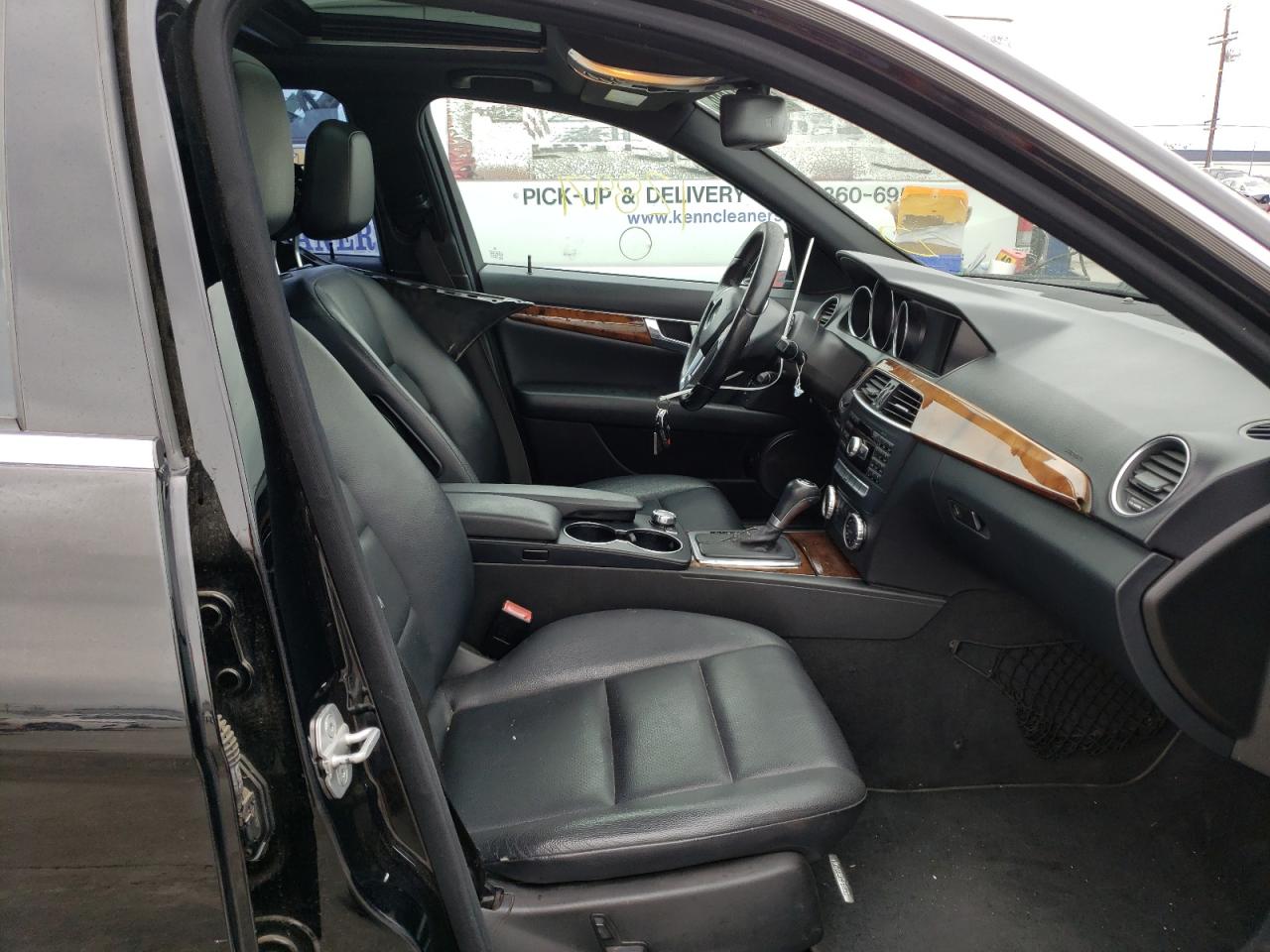 Photo 5 from auction – 2012 MERCEDES-BENZ C 250 with VIN WDDGF4HB3CA644588