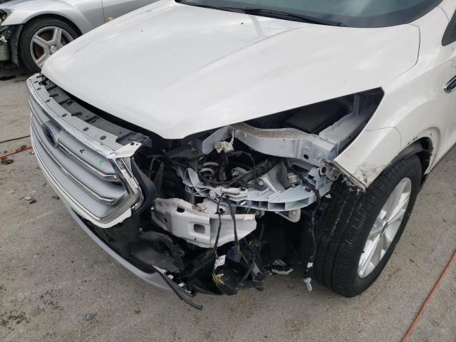 Photo 9 from auction – 2017 FORD ESCAPE SE with VIN 1FMCU0GD5HUC44219