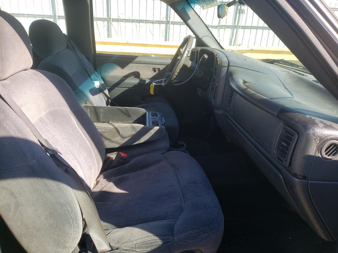Photo 5 from auction – 2002 CHEVROLET SILVERADO with VIN 1GCEC19V32E109334
