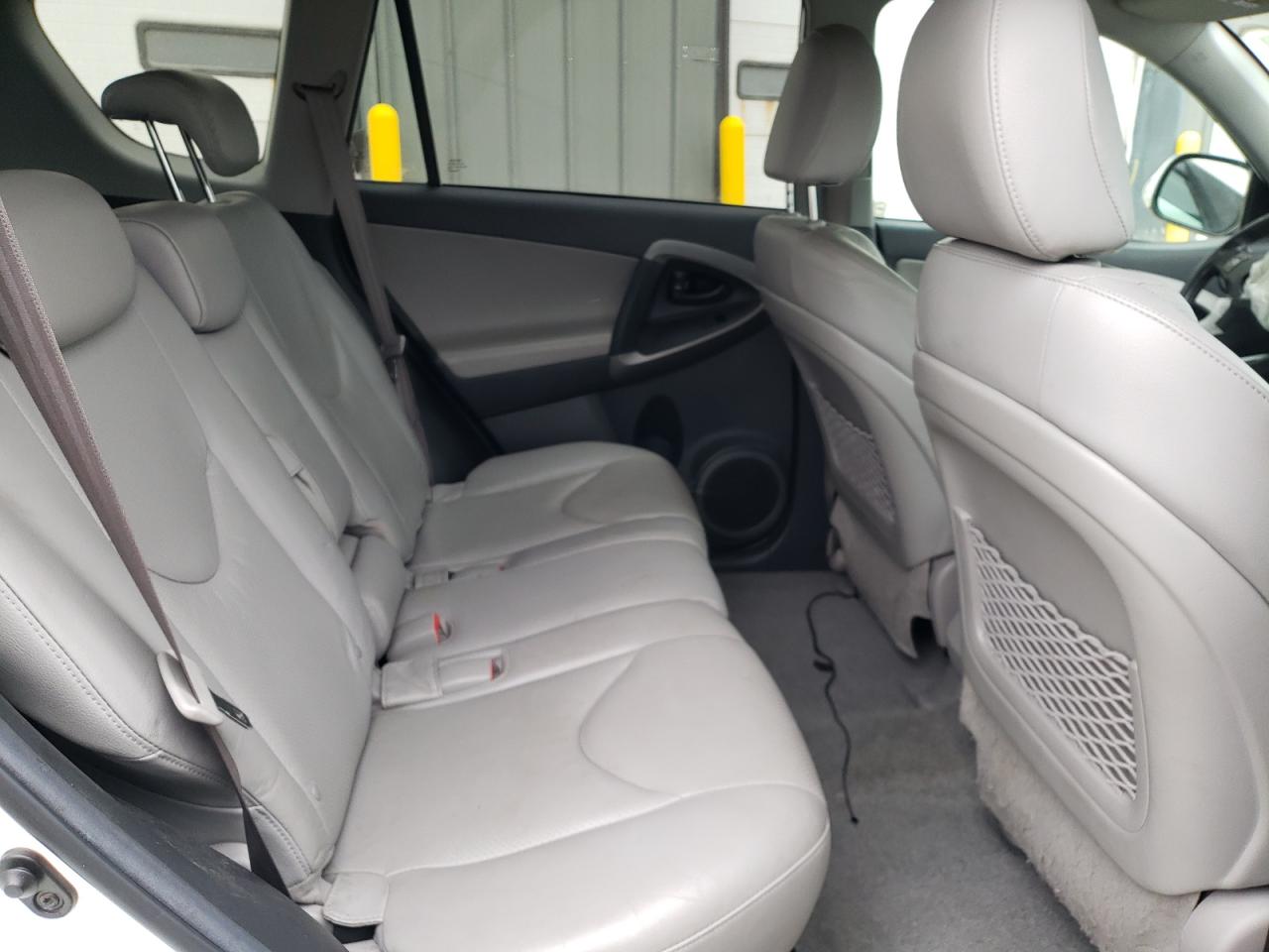 Photo 6 from auction – 2010 TOYOTA RAV4 LIMIT with VIN 2T3DK4DV4AW024632