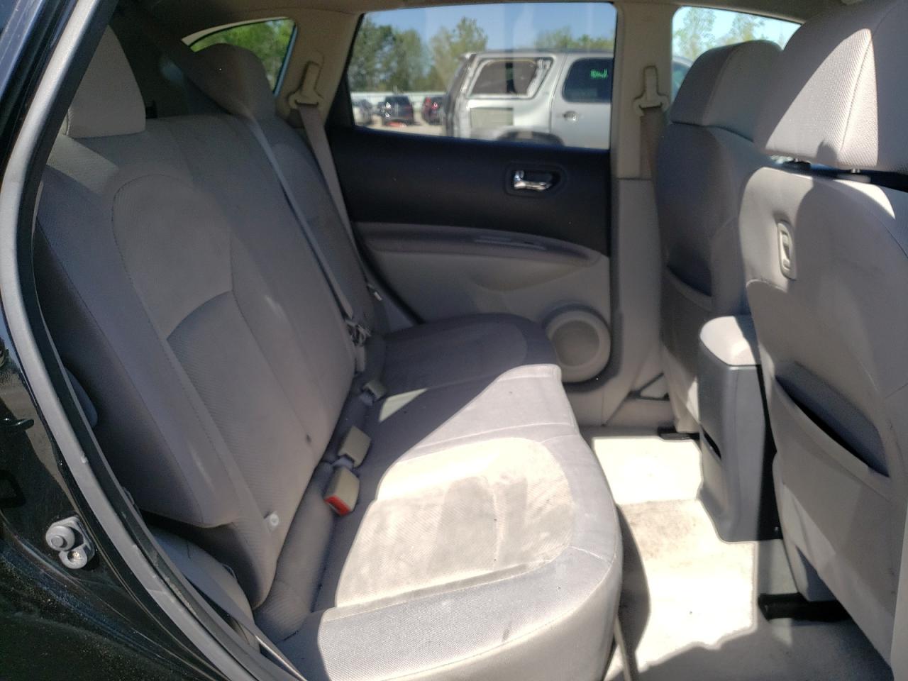 Photo 6 from auction – 2013 NISSAN ROGUE S with VIN JN8AS5MT2DW553093