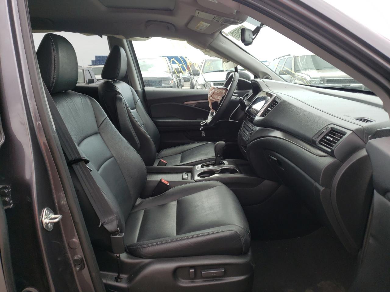 Photo 5 from auction – 2017 HONDA PILOT EXLN with VIN 5FNYF5H75HB020001