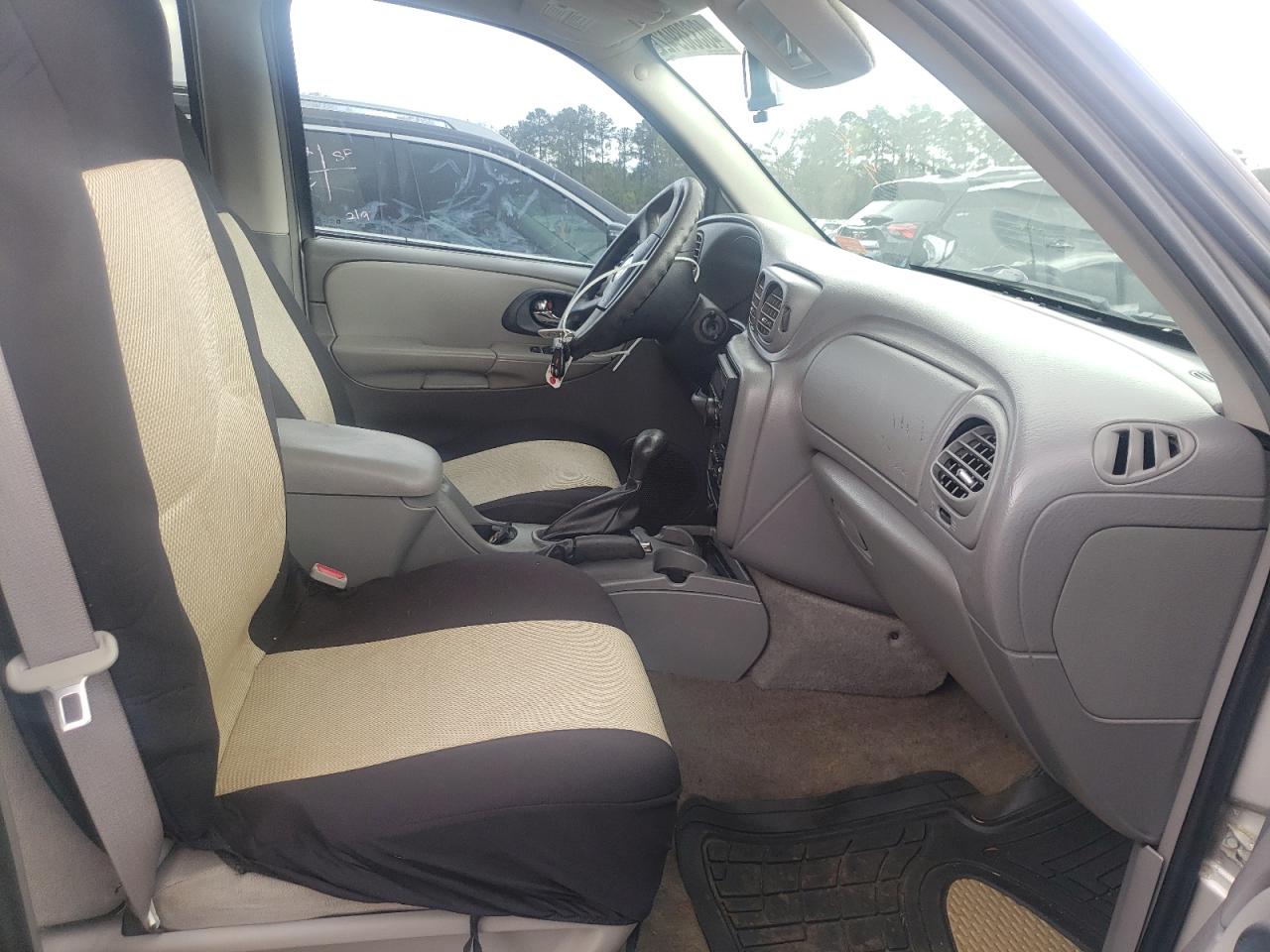 Photo 5 from auction – 2005 CHEVROLET TRAILBLAZE with VIN 1GNDS13S352144384