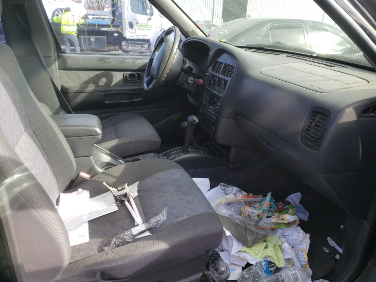 Photo 5 from auction – 1996 NISSAN PATHFINDER with VIN JN8AR05Y1TW003570