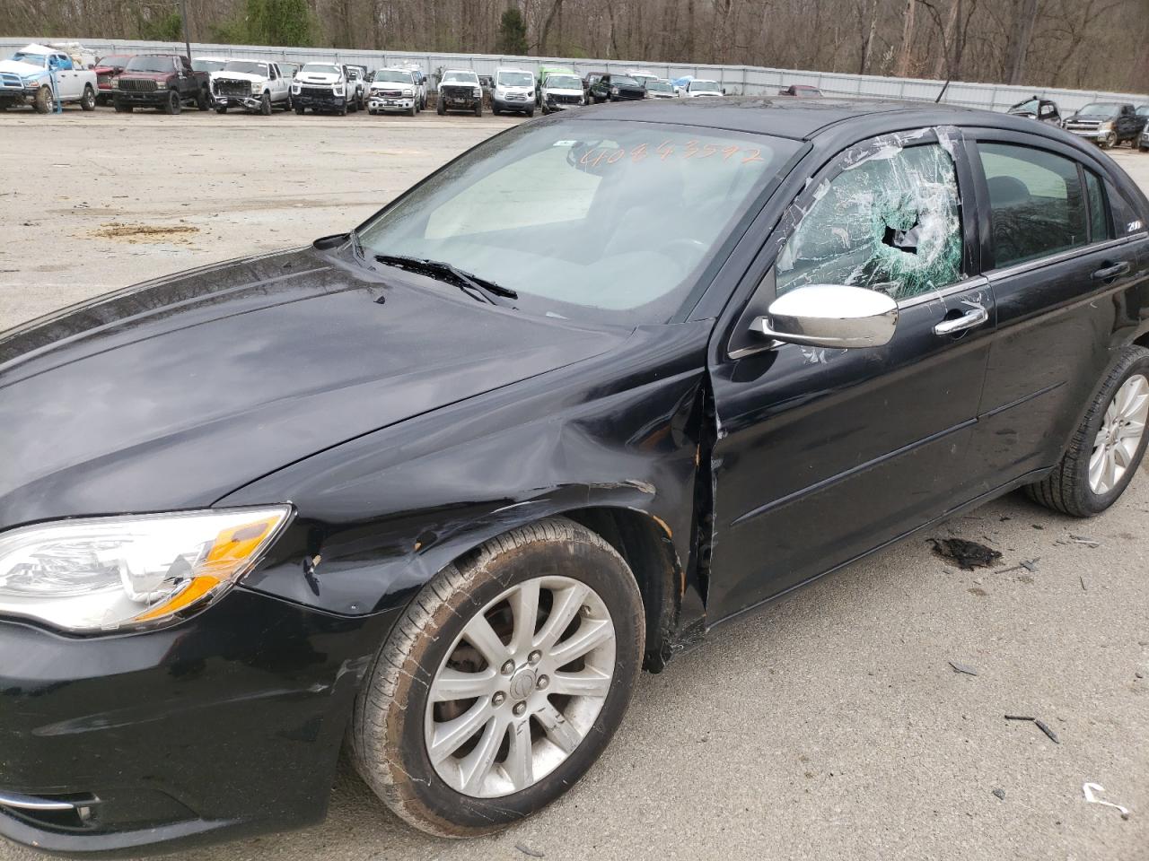 Photo 9 from auction – 2013 CHRYSLER 200 LIMITE with VIN 1C3CCBCG1DN634889
