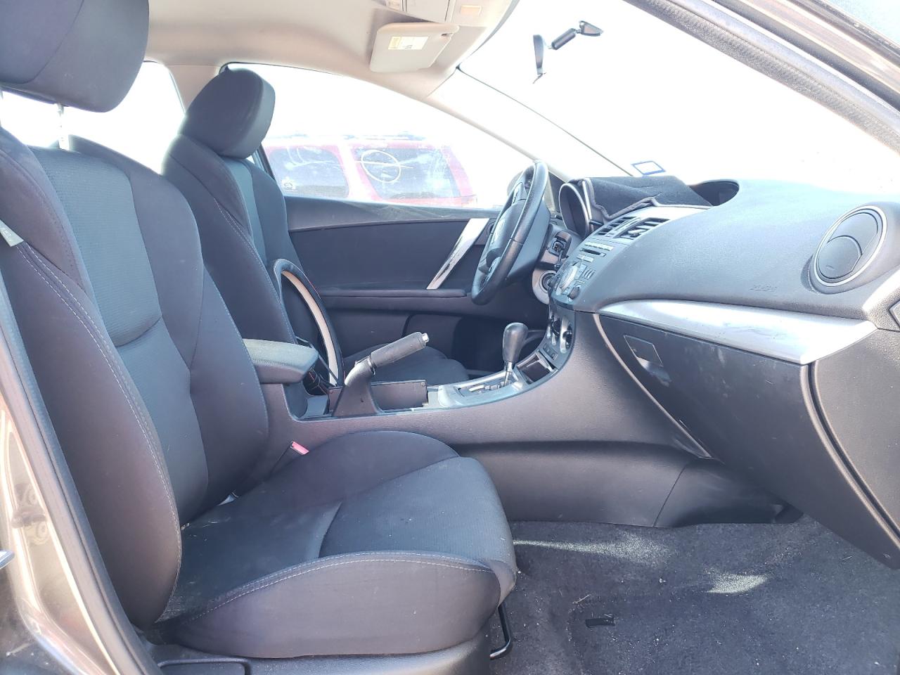 Photo 5 from auction – 2011 MAZDA 3 S with VIN JM1BL1U53B1431876