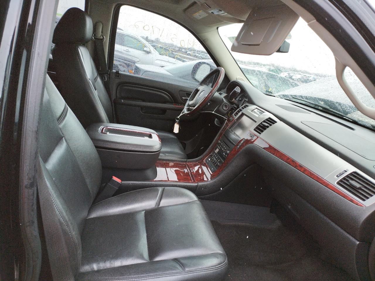 Photo 5 from auction – 2013 CADILLAC ESCALADE P with VIN 1GYS4CEF0DR186050