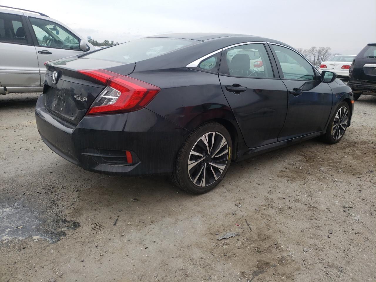 Photo 4 from auction – 2018 HONDA CIVIC LX with VIN 2HGFC2F50JH535439