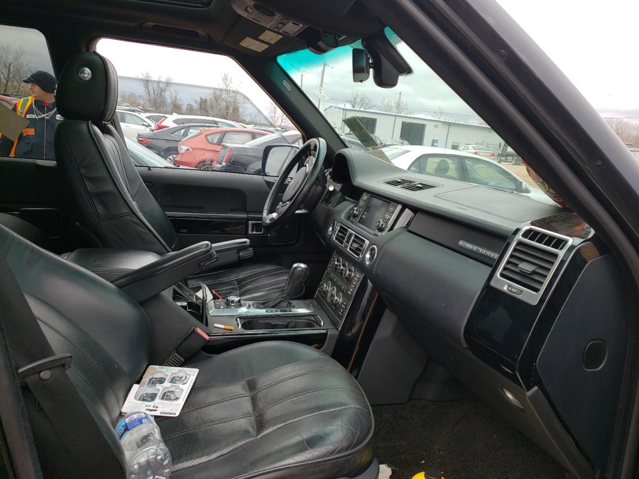 Photo 5 from auction – 2011 LAND ROVER RANGE ROVE with VIN SALMF1E42BA345781