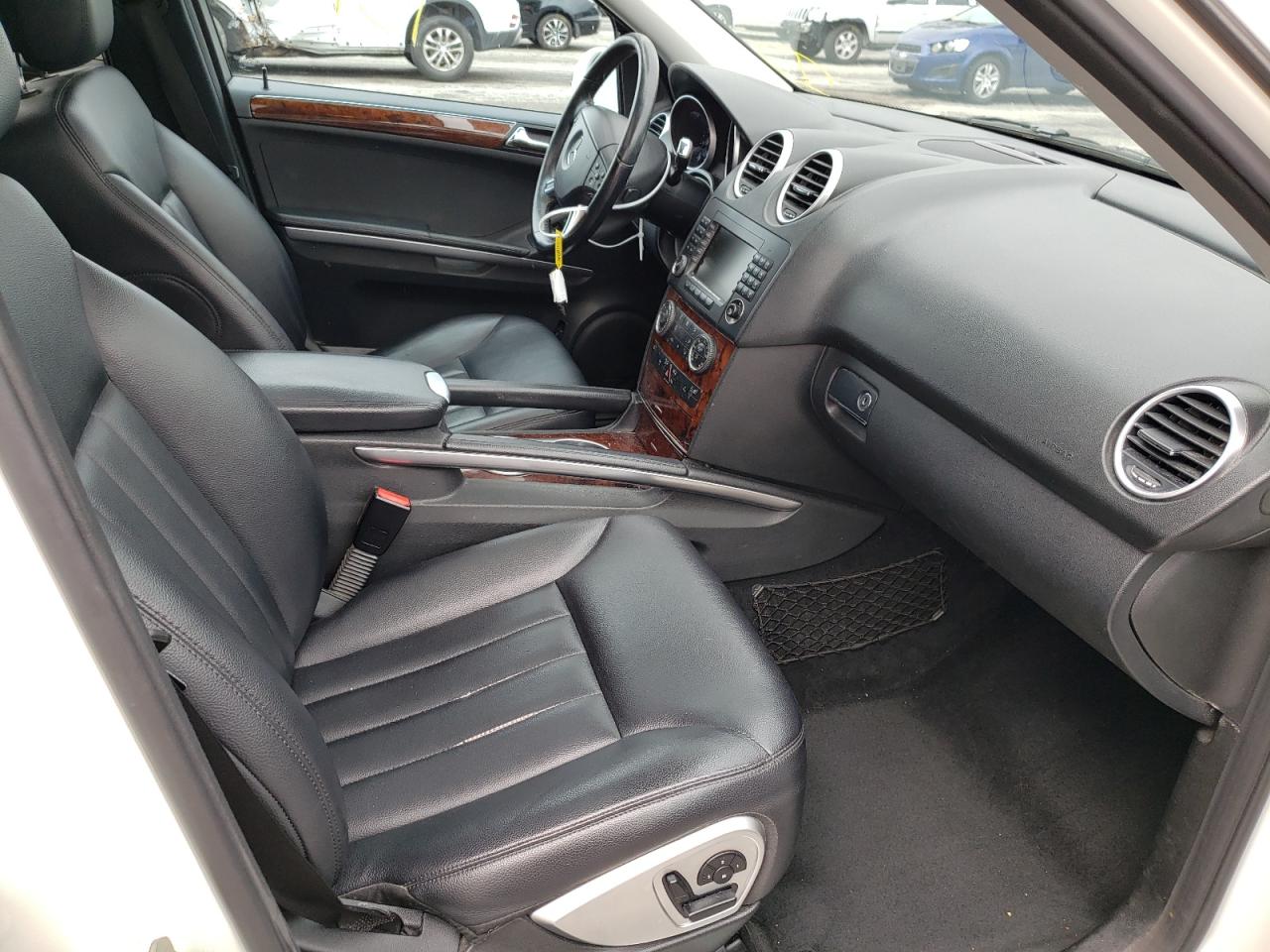 Photo 5 from auction – 2008 MERCEDES-BENZ ML 550 with VIN 4JGBB72E08A418046