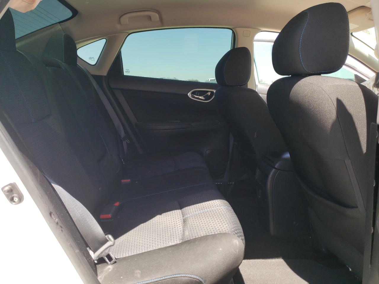 Photo 6 from auction – 2016 NISSAN SENTRA S with VIN 3N1AB7AP9GY242565
