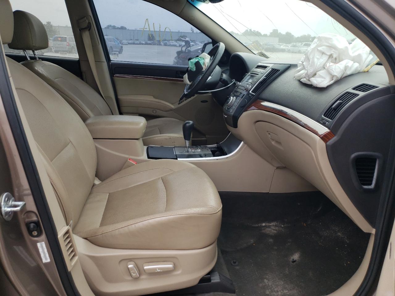 Photo 5 from auction – 2011 HYUNDAI VERACRUZ G with VIN KM8NU4CC7BU147785