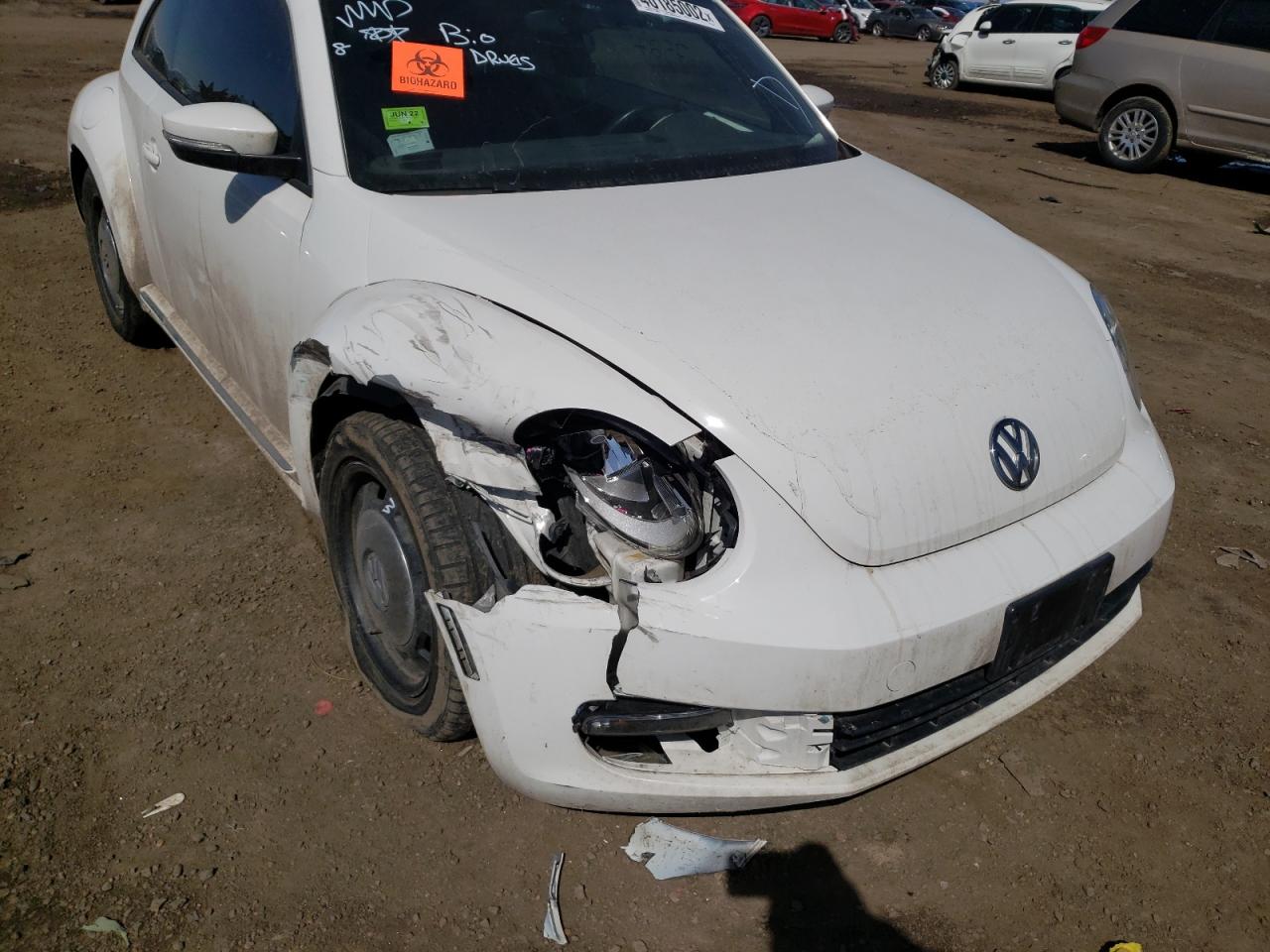 Photo 9 from auction – 2014 VOLKSWAGEN BEETLE with VIN 3VWJP7AT5EM613251