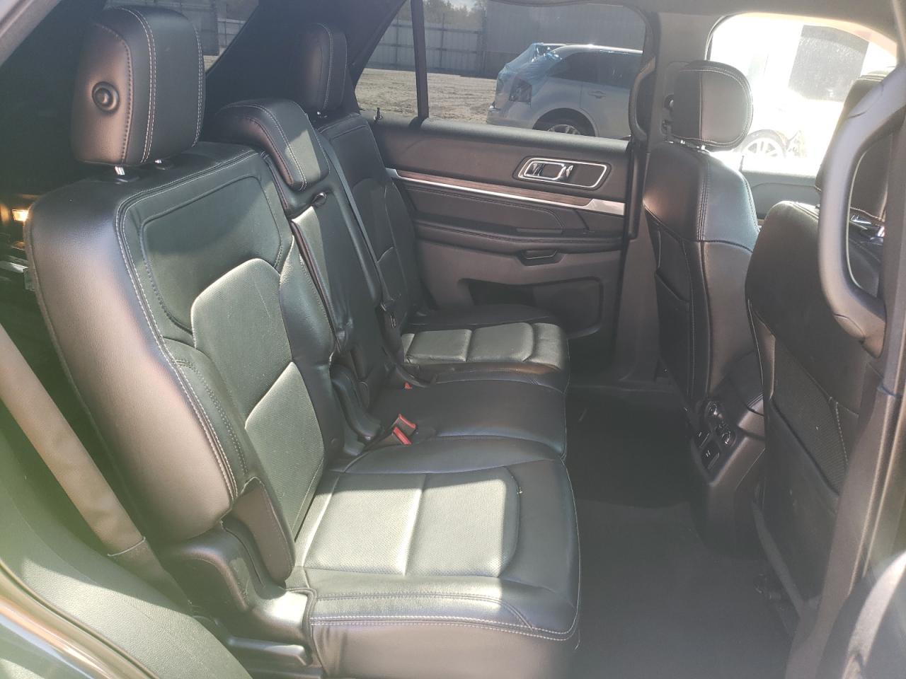 صورة رقم 6 من المزاد - 2016 FORD EXPLORER L مع VIN 1FM5K8FH3GGC99511