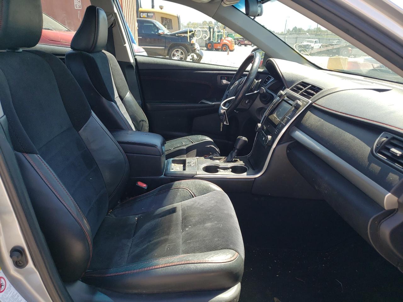 Photo 5 from auction – 2015 TOYOTA CAMRY LE with VIN 4T1BF1FK9FU054772