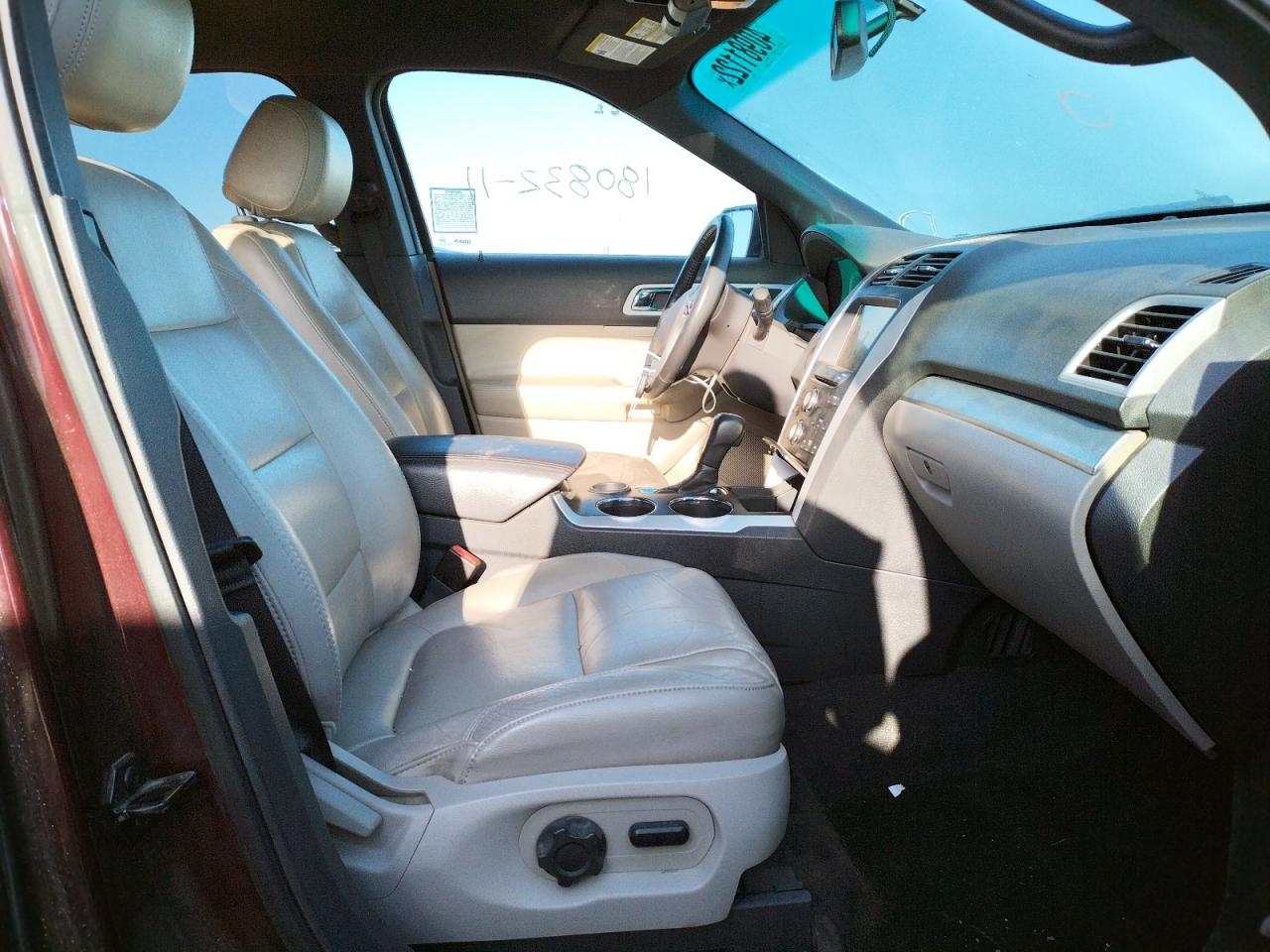 Photo 5 from auction – 2011 FORD EXPLORER X with VIN 1FMHK7D85BGA49187