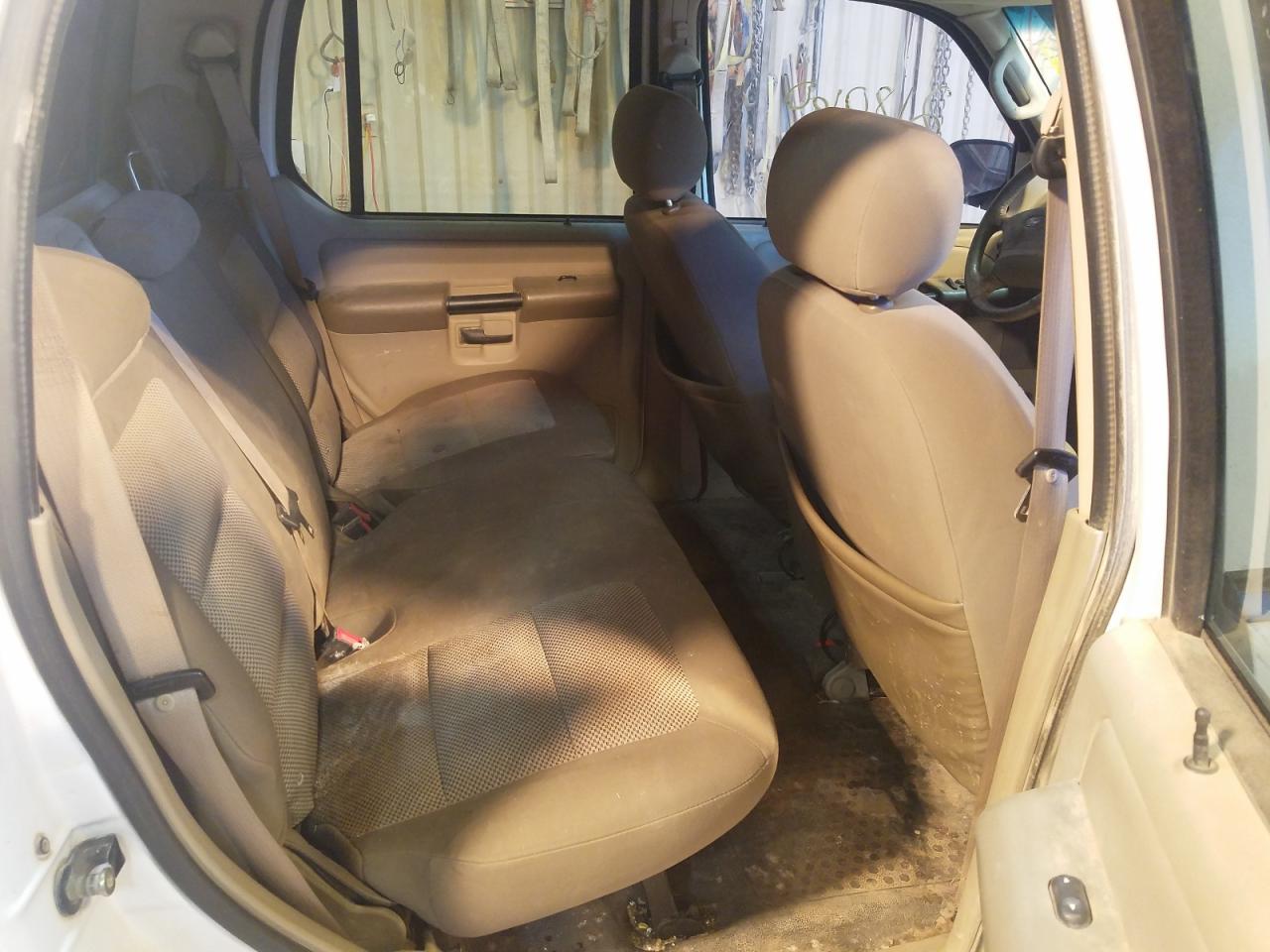 Photo 6 from auction – 2005 FORD EXPLORER S with VIN 1FMZU67K55UB56777