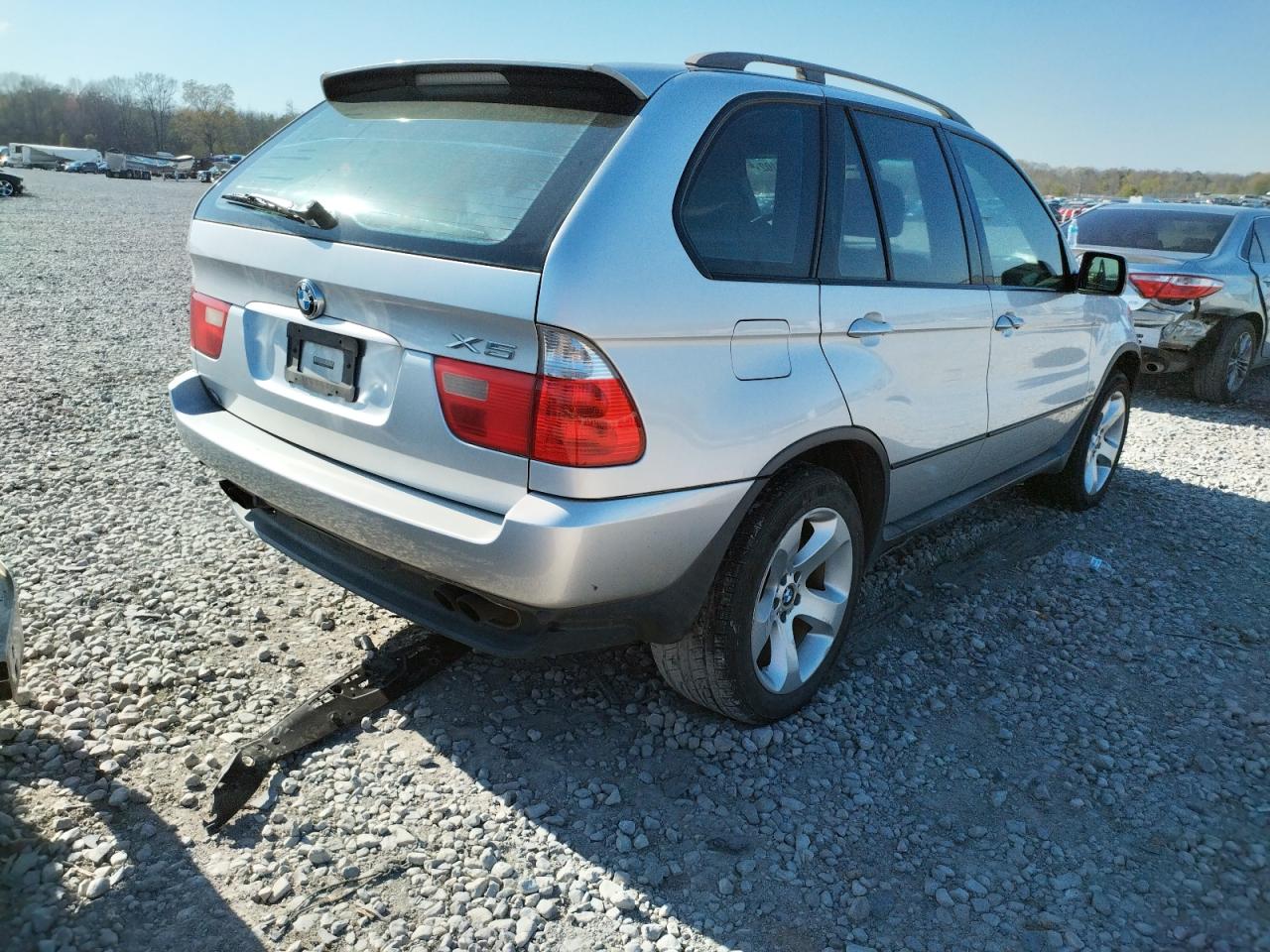 Photo 4 from auction – 2006 BMW X5 4.4I with VIN 5UXFB53516LV26345