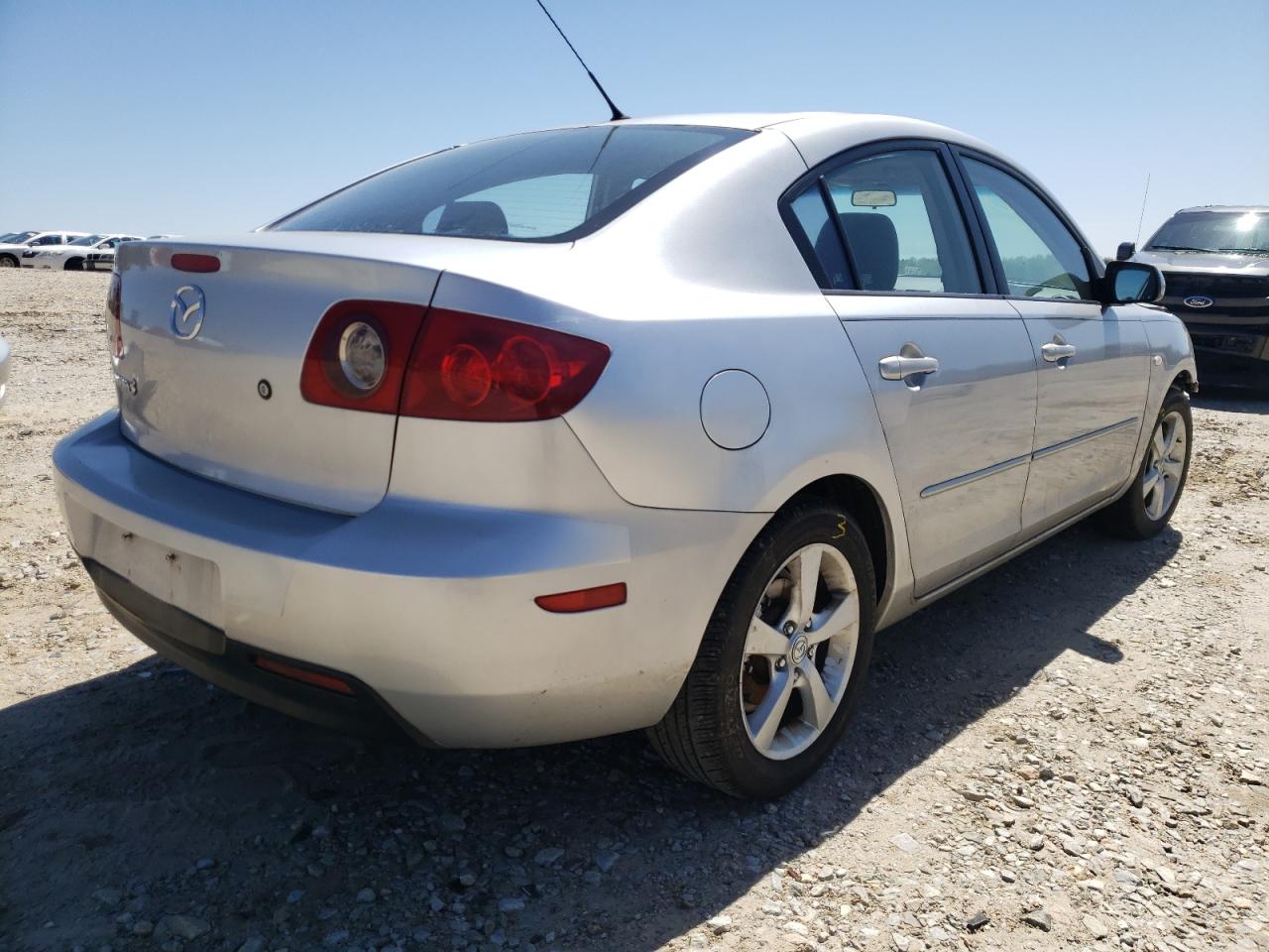 Photo 4 from auction – 2006 MAZDA 3 I with VIN JM1BK12F761453125