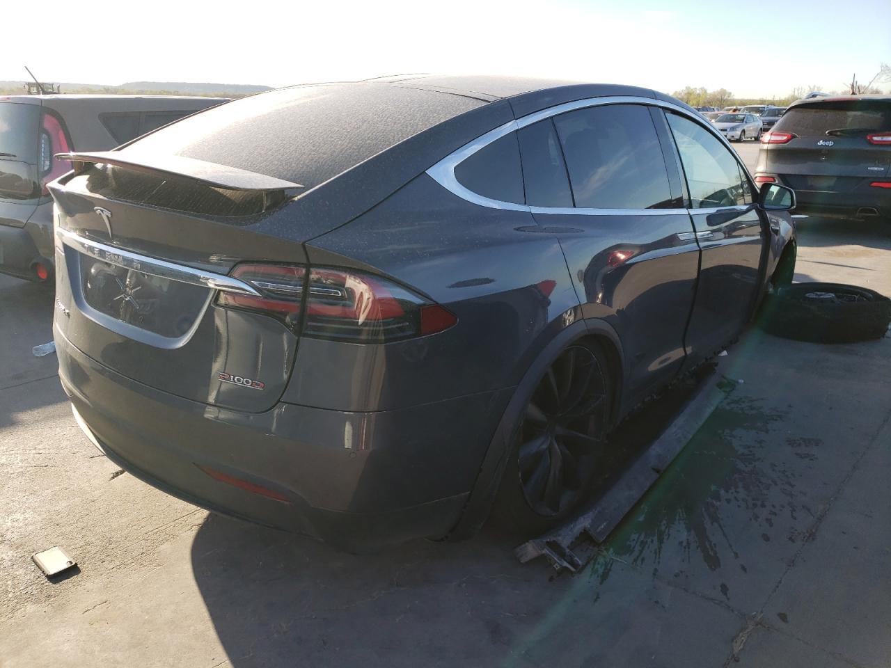 Photo 4 from auction – 2018 TESLA MODEL X with VIN 5YJXCDE4XJF090107