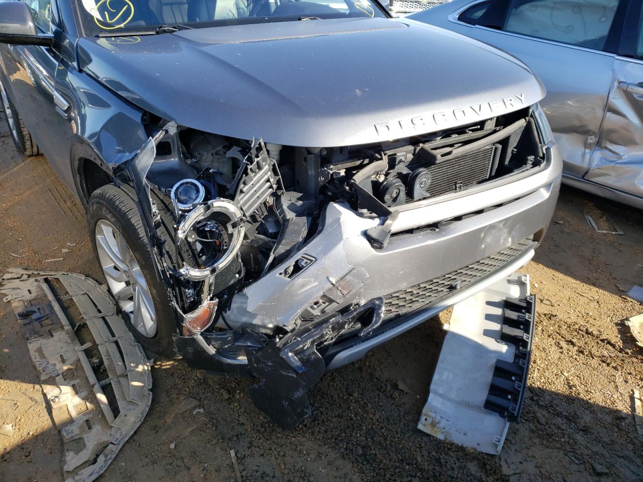 Photo 9 from auction – 2017 LAND ROVER DISCOVERY with VIN SALCR2BG0HH699550