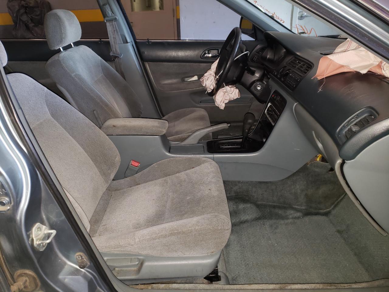 Photo 5 from auction – 1994 HONDA ACCORD EX with VIN JHMCD5658RC093197