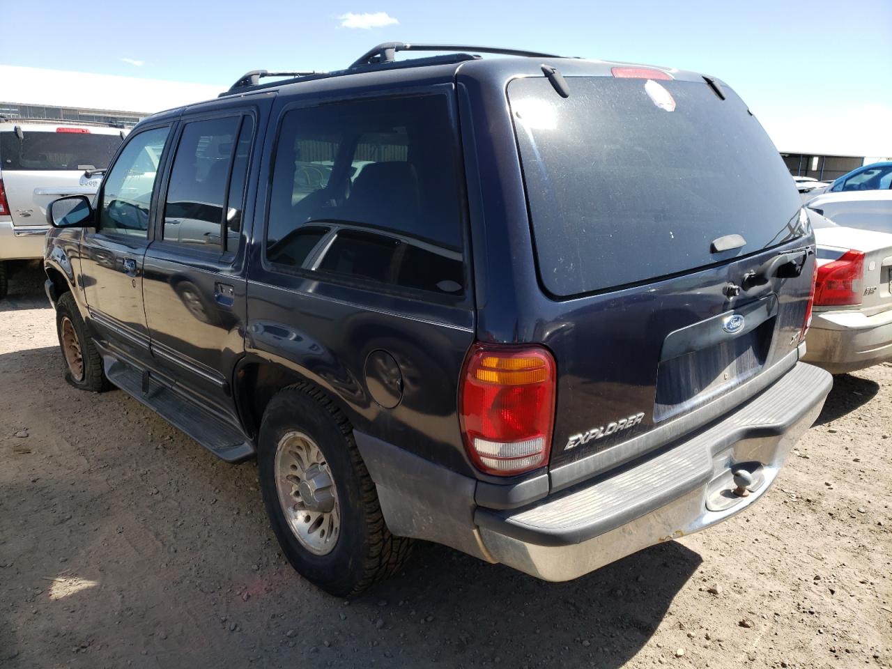 Photo 3 from auction – 2000 FORD EXPLORER X with VIN 1FMDU83P5YZA78919