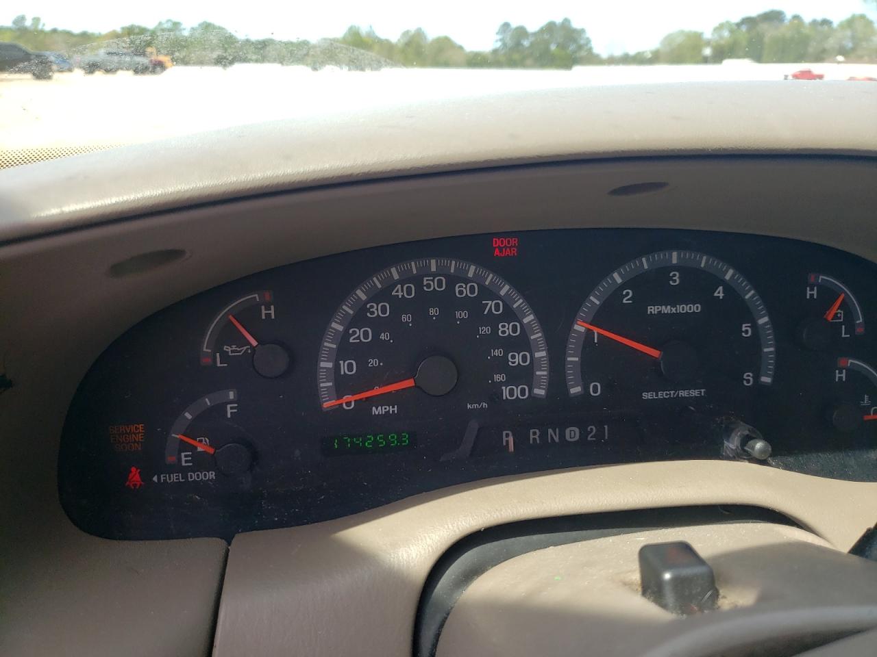 Photo 8 from auction – 2003 FORD F150 with VIN 1FTRX17LX3NB11025