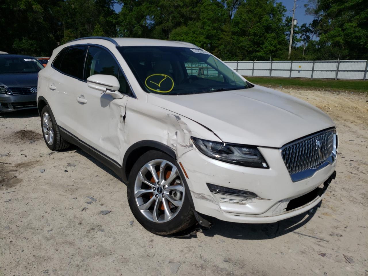 LINCOLN MKC SELECT 2019 with VIN 5LMCJ2C90KUL53052 - Photo from auction
