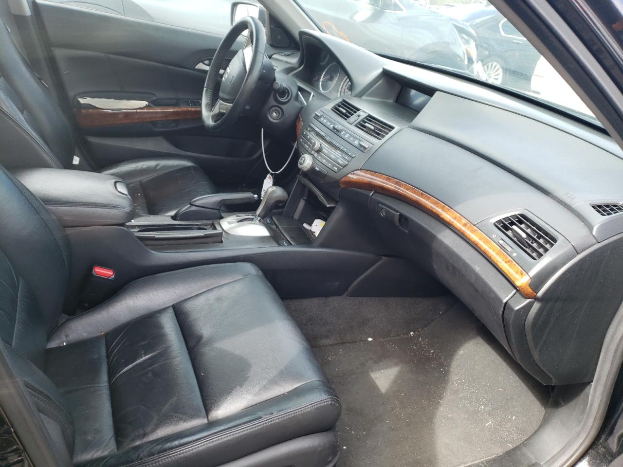 Photo 18 from auction – 2011 HONDA ACCORD EXL with VIN 1HGCP3F87BA016525