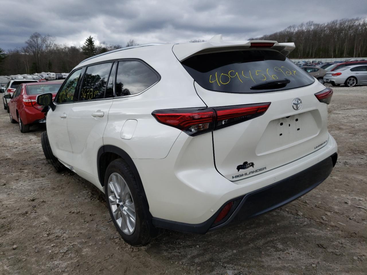 Photo 3 from auction – 2021 TOYOTA HIGHLANDER with VIN 5TDDZRBH7MS141150