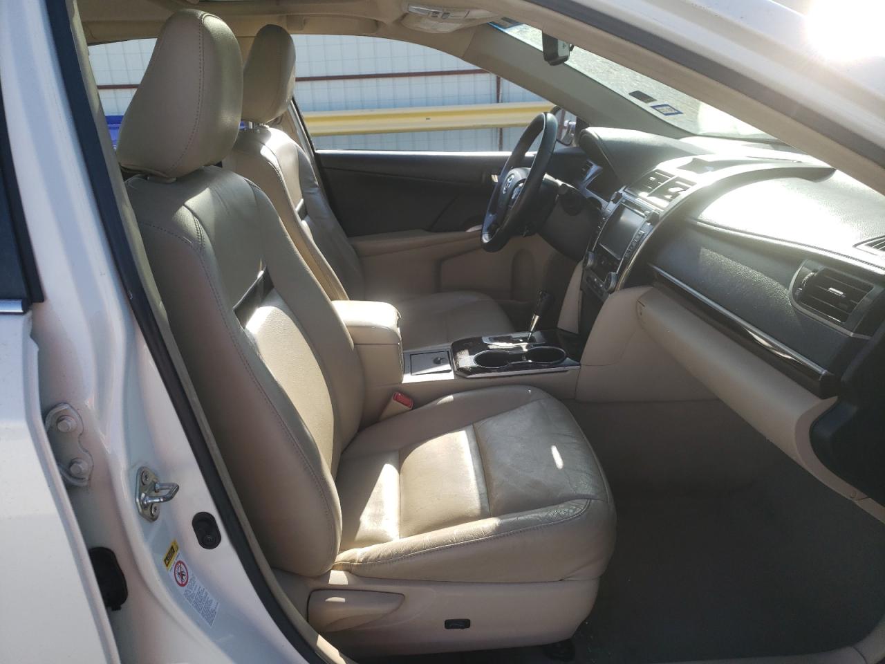 Photo 5 from auction – 2014 TOYOTA CAMRY L with VIN 4T1BF1FKXEU407907