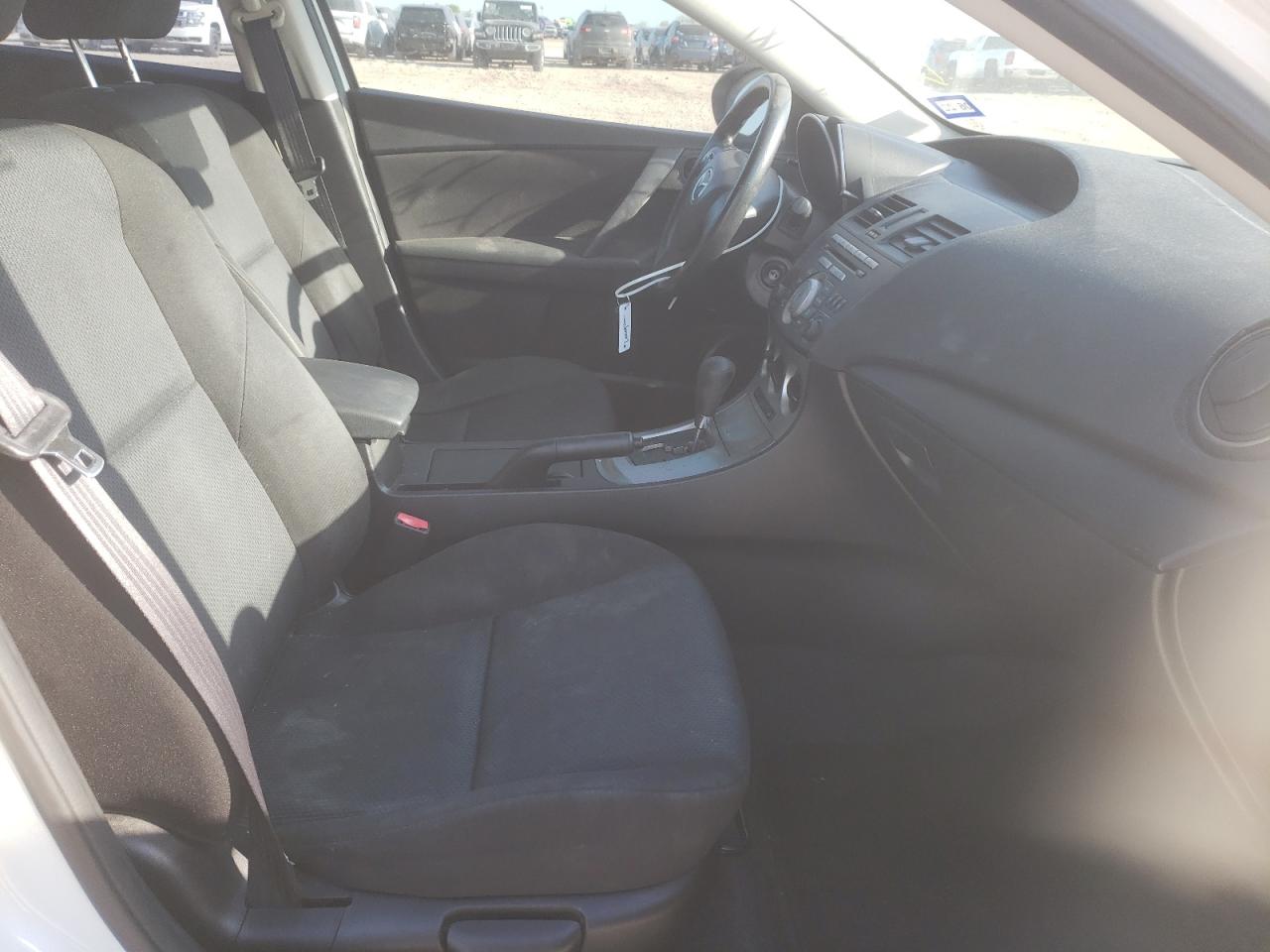 Photo 5 from auction – 2010 MAZDA 3 I with VIN JM1BL1SF1A1242346