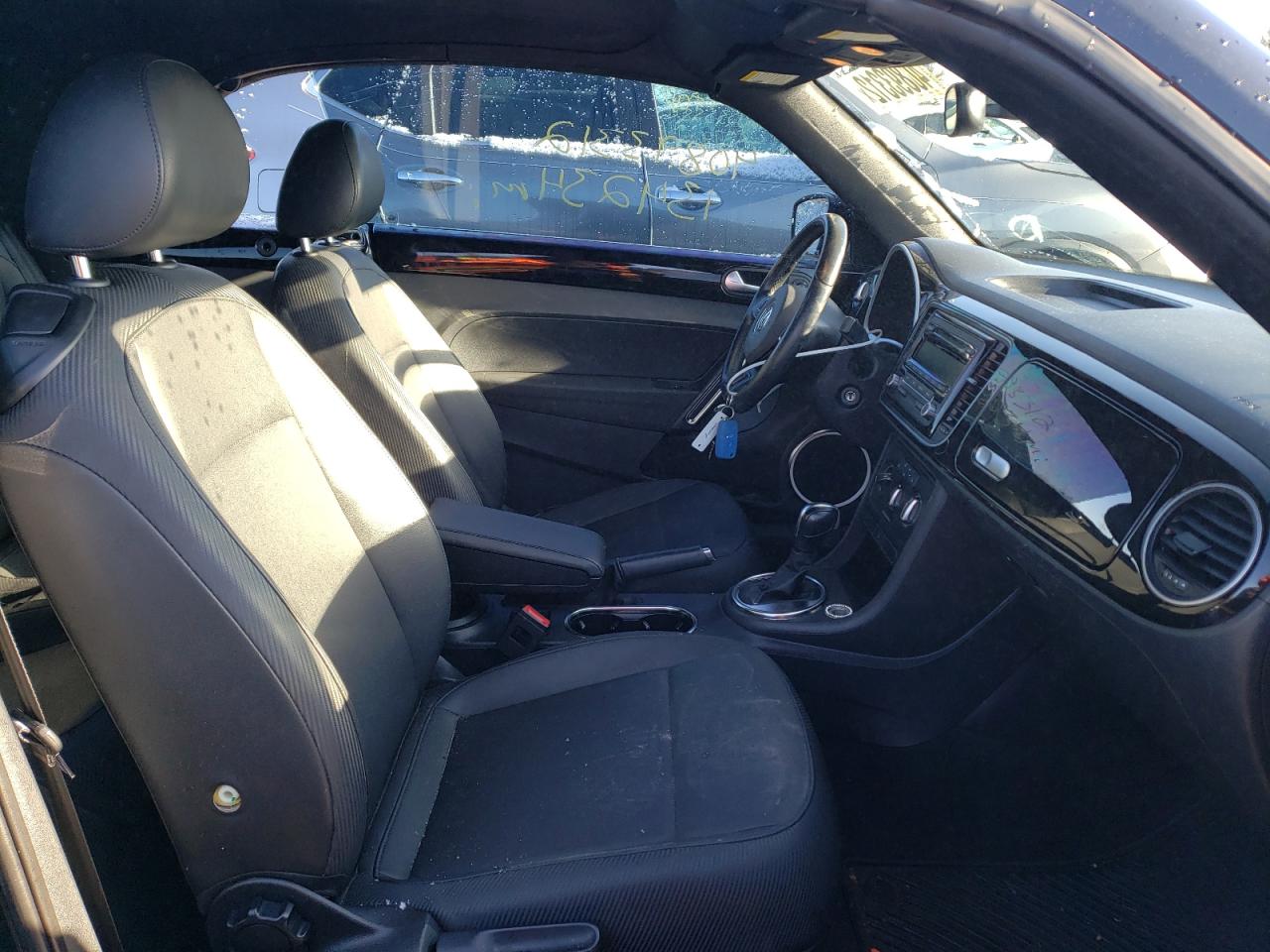 Photo 5 from auction – 2014 VOLKSWAGEN BEETLE with VIN 3VW5X7AT0EM804285