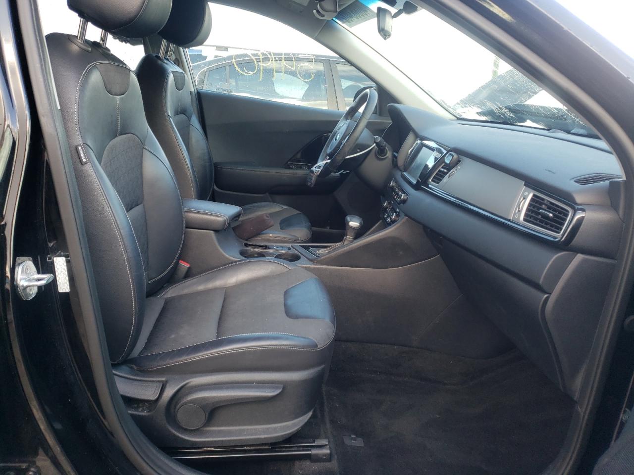 Photo 5 from auction – 2017 KIA NIRO EX with VIN KNDCC3LC2H5069735