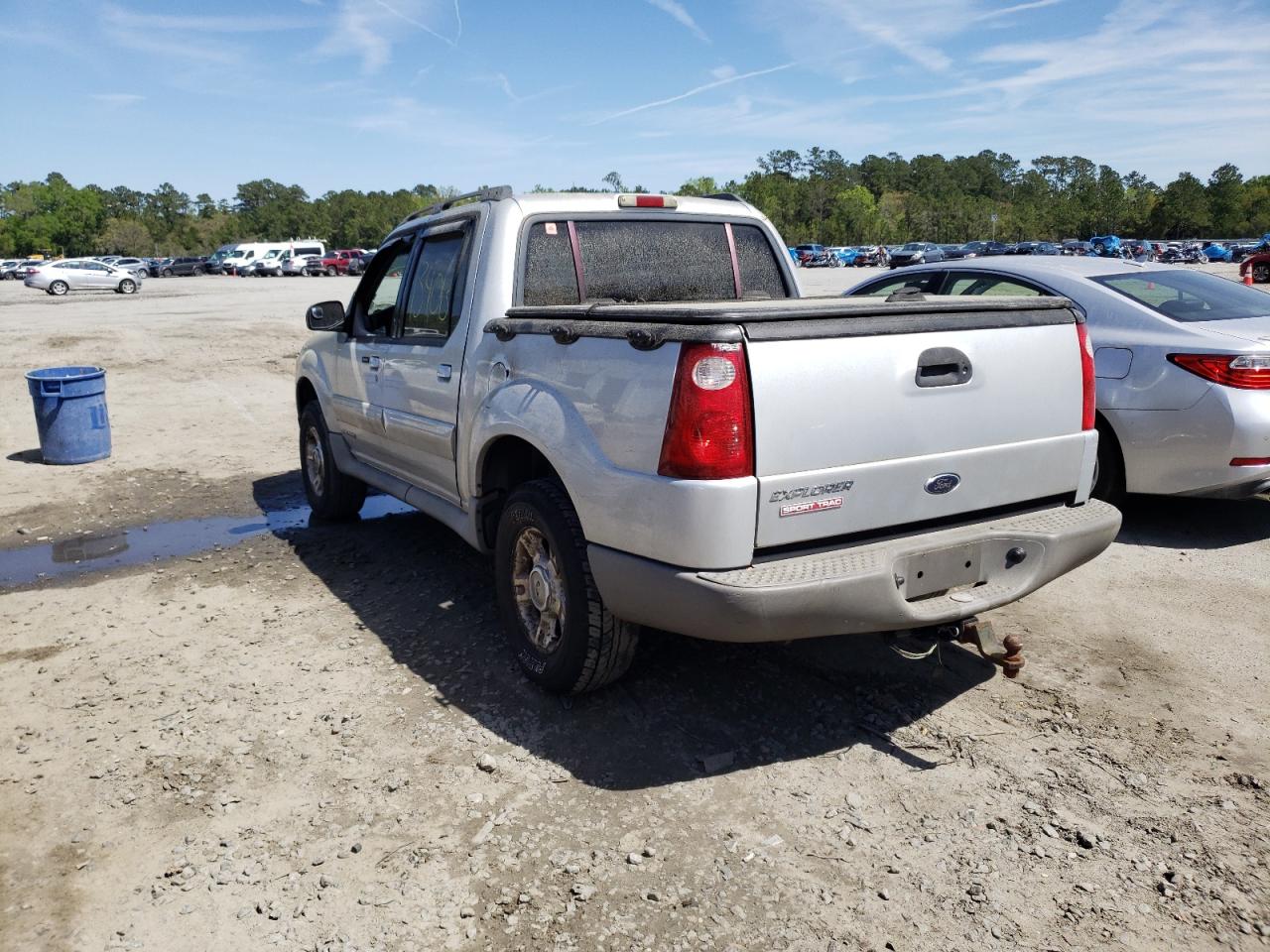 Photo 3 from auction – 2002 FORD EXPLORER S with VIN 1FMZU77E82UB21517
