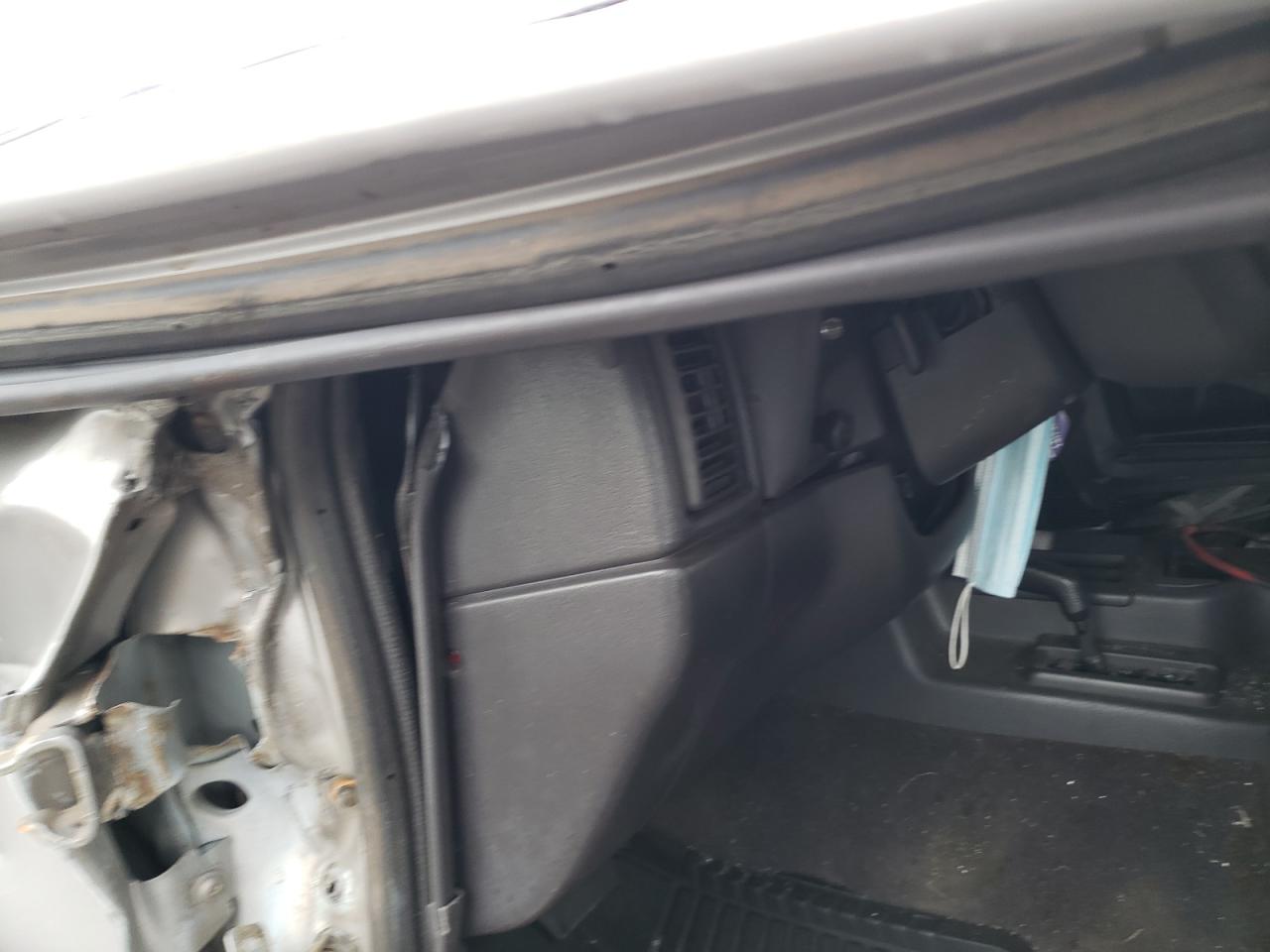 Photo 8 from auction – 2000 JEEP CHEROKEE with VIN 1J4FF58S2YL155097