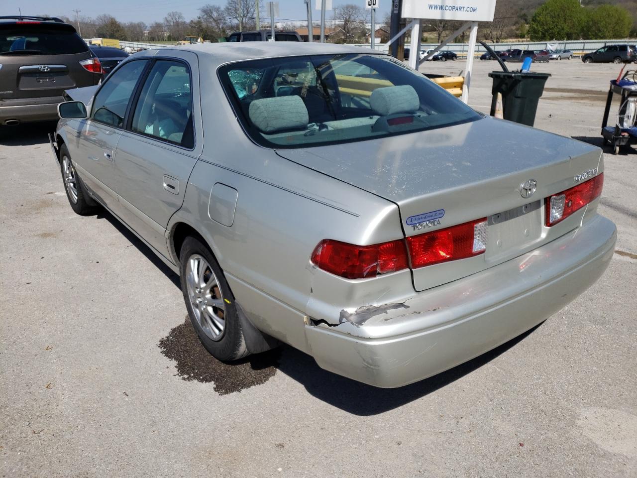 Photo 3 from auction – 2001 TOYOTA CAMRY CE with VIN 4T1BG22K11U096533