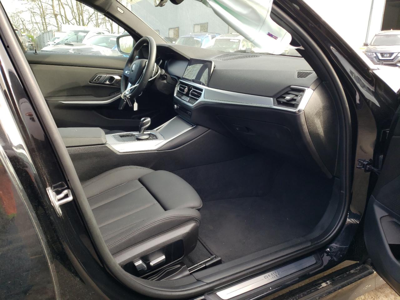 Photo 5 from auction – 2021 BMW 330XI with VIN 3MW5R7J05M8C08029