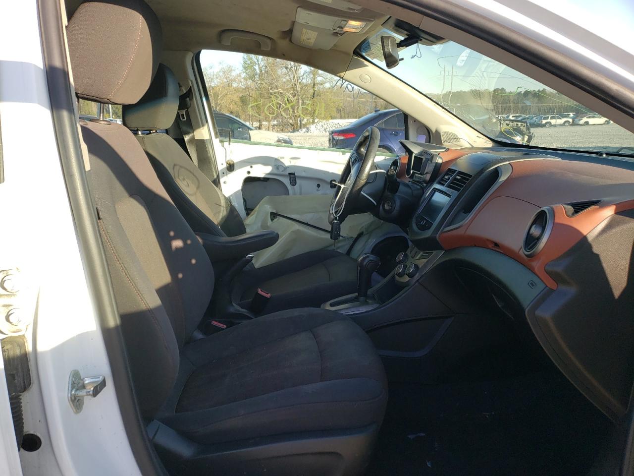 Photo 5 from auction – 2013 CHEVROLET SONIC LT with VIN 1G1JC6SH0D4248029
