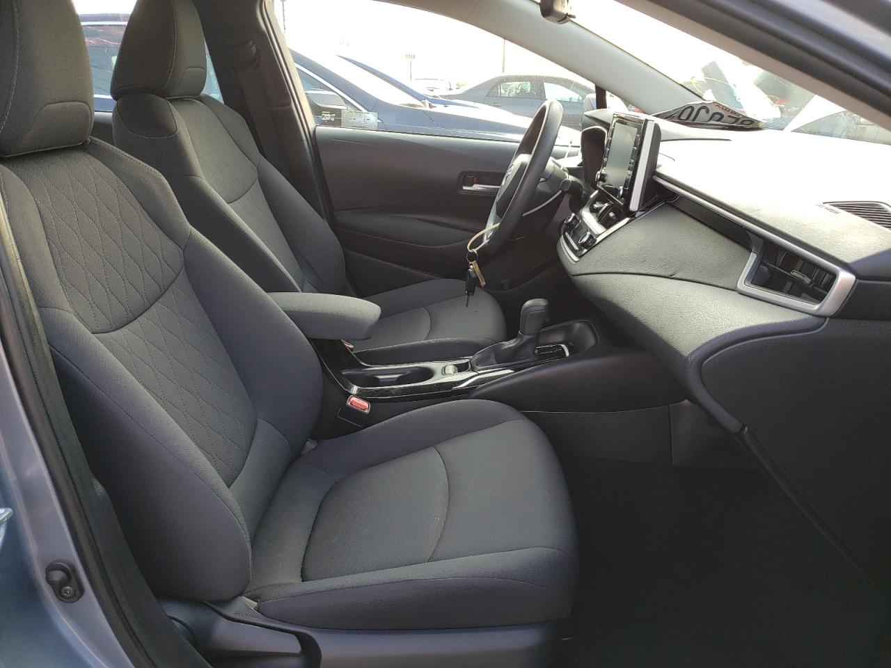 Photo 5 from auction – 2020 TOYOTA COROLLA LE with VIN 5YFEPRAEXLP066324