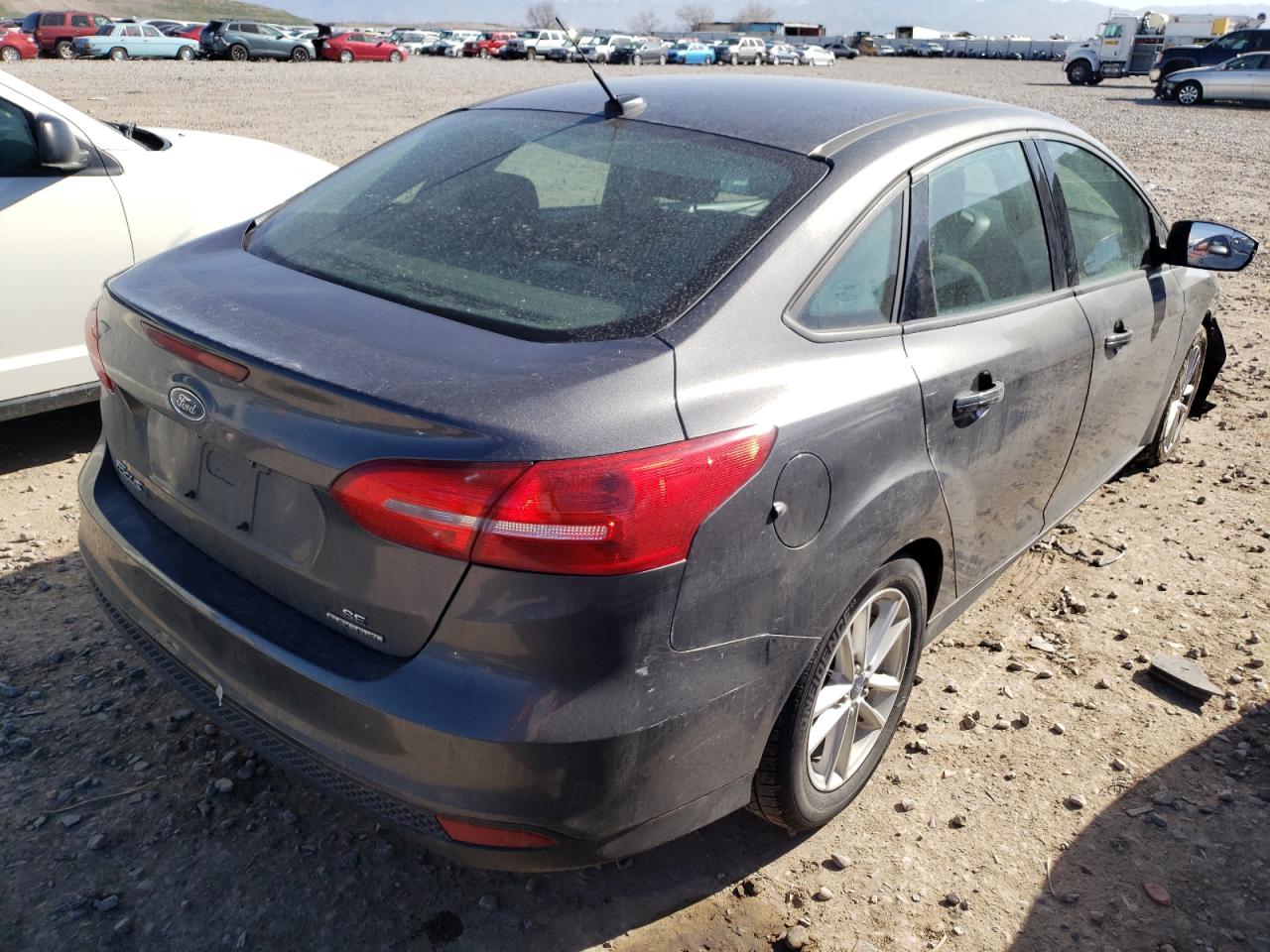 Photo 4 from auction – 2015 FORD FOCUS SE with VIN 1FADP3F27FL263879