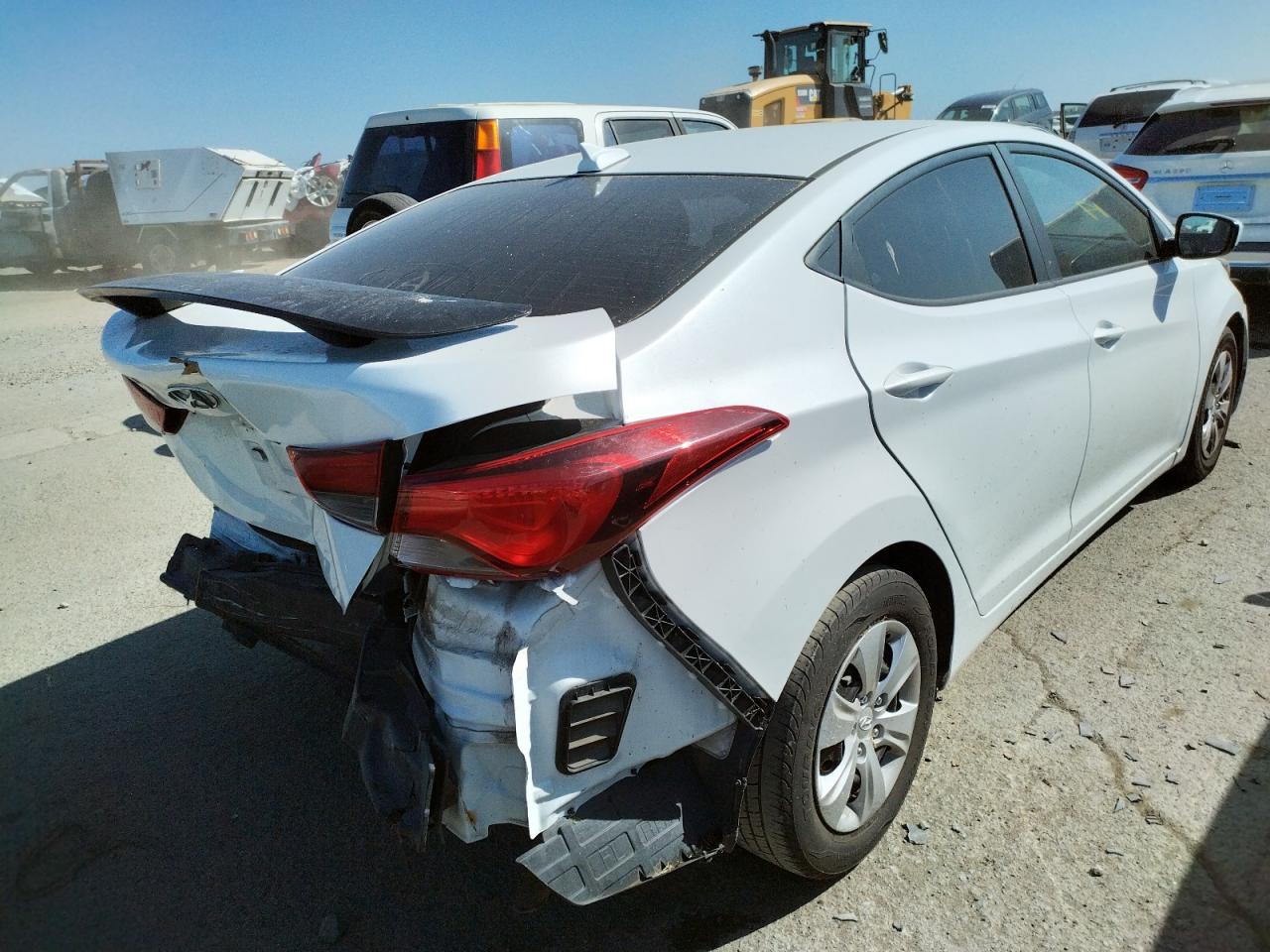Photo 4 from auction – 2016 HYUNDAI ELANTRA SE with VIN 5NPDH4AE2GH696059