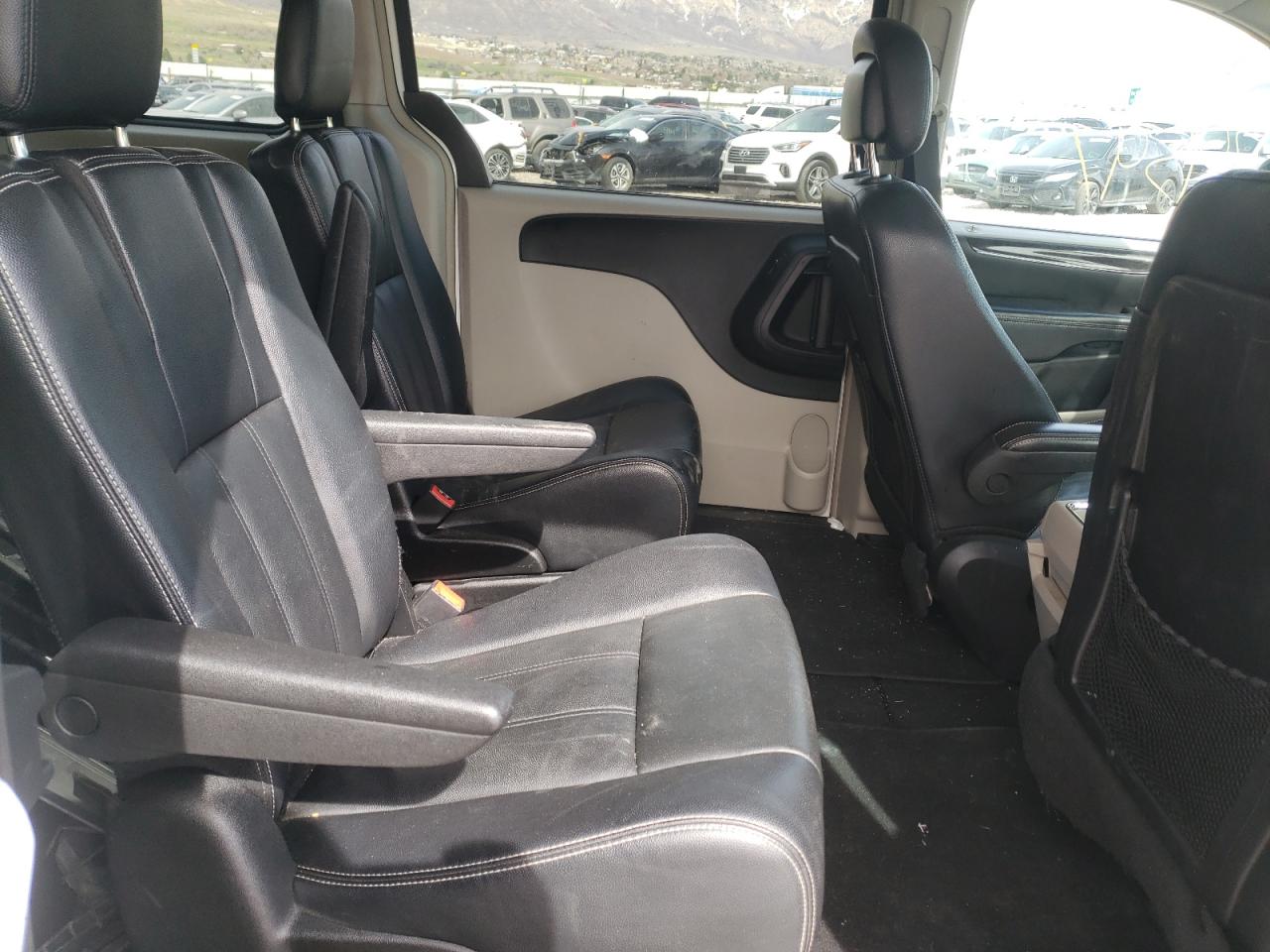 Photo 6 from auction – 2013 CHRYSLER TOWN & COU with VIN 2C4RC1BG9DR787427