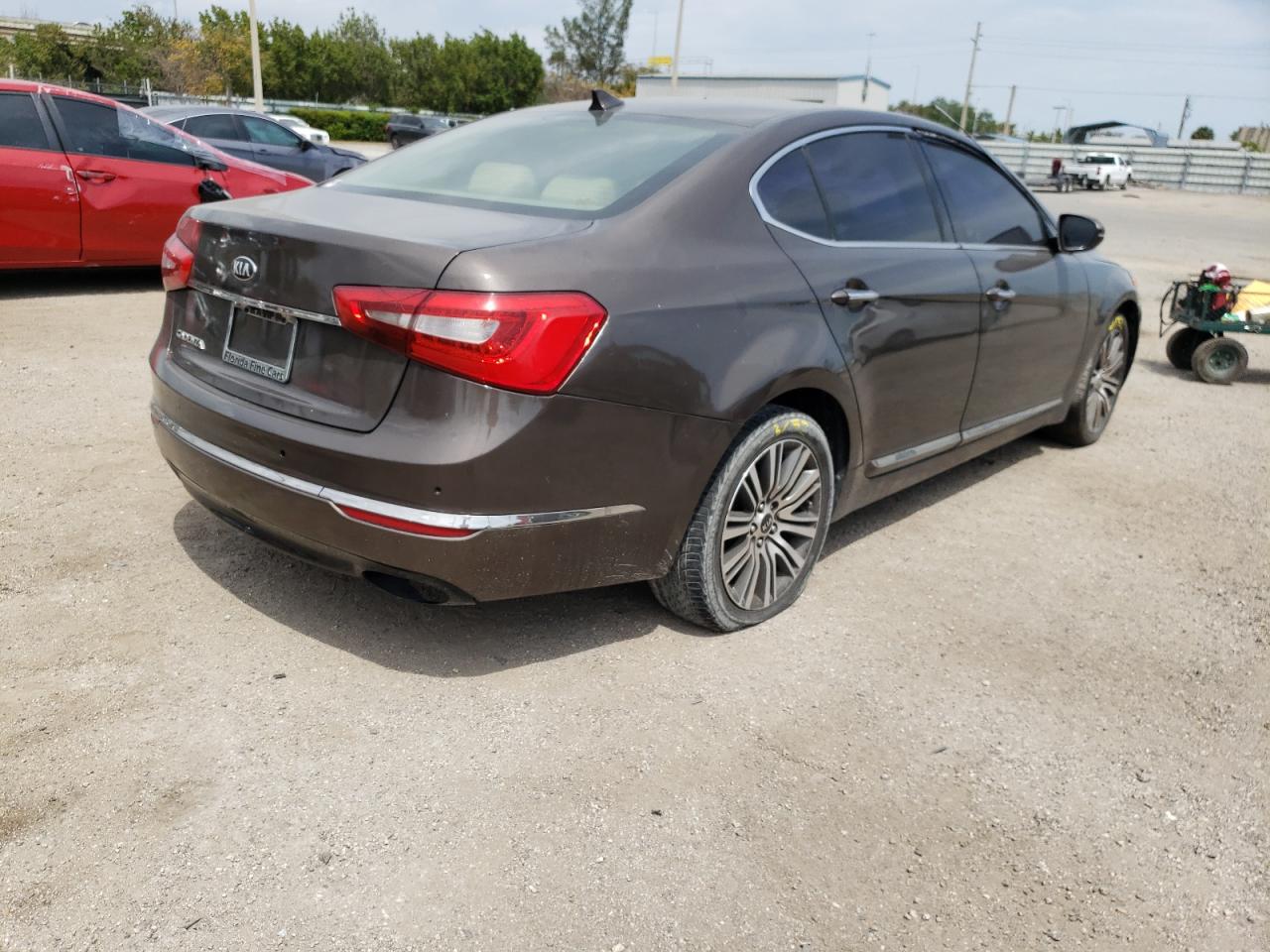 Photo 4 from auction – 2014 KIA CADENZA PR with VIN KNALN4D74E5128066
