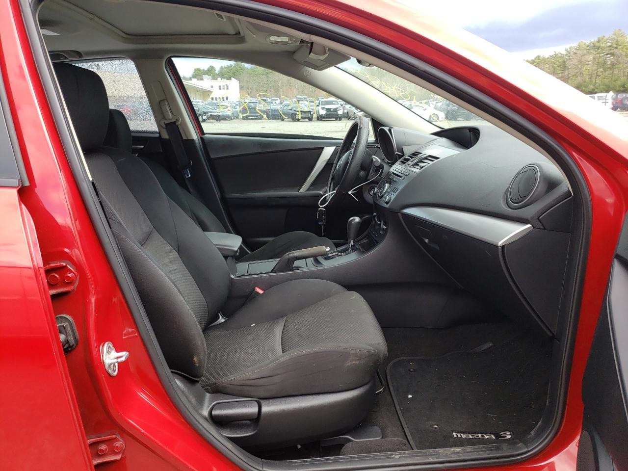 Photo 5 from auction – 2012 MAZDA 3 S with VIN JM1BL1L65C1507321