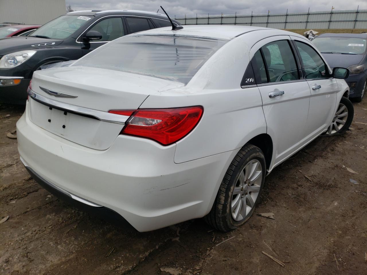 Photo 4 from auction – 2013 CHRYSLER 200 LIMITE with VIN 1C3CCBCG4DN744397
