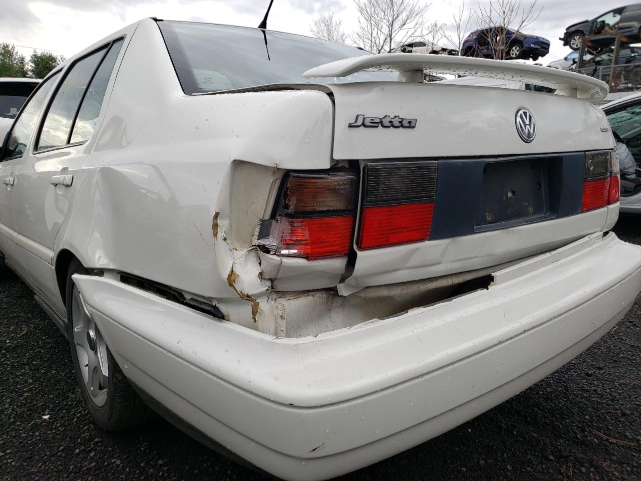Photo 9 from auction – 1999 VOLKSWAGEN JETTA WOLF with VIN 3VWPB81H2XM201057
