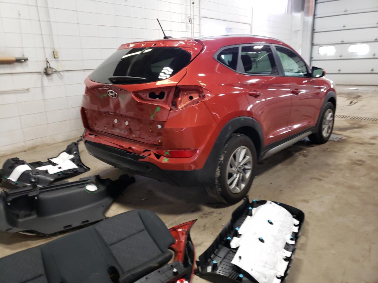 Photo 4 from auction – 2017 HYUNDAI TUCSON LIM with VIN KM8J3CA43HU261900
